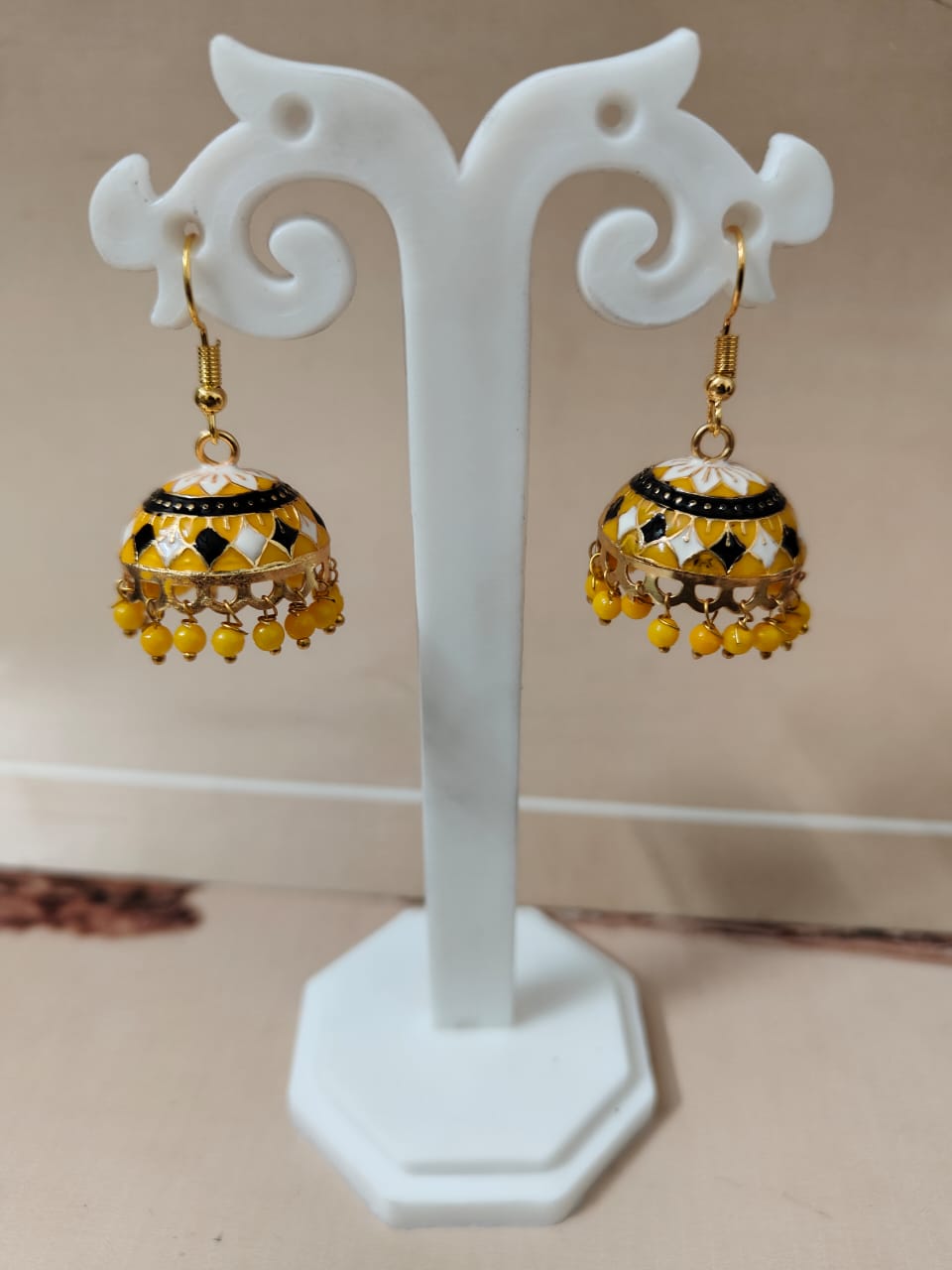 meenakari jhumka